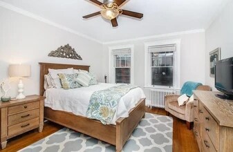 250 Commonwealth Ave, Unit 20 in Boston, MA - Foto de edificio - Building Photo