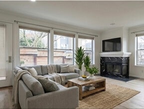 915 6th Ave N in Seattle, WA - Building Photo - Building Photo