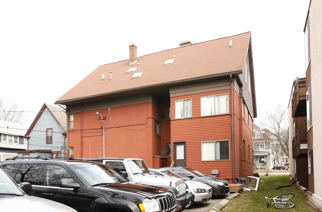 824 Packard St in Ann Arbor, MI - Foto de edificio - Building Photo