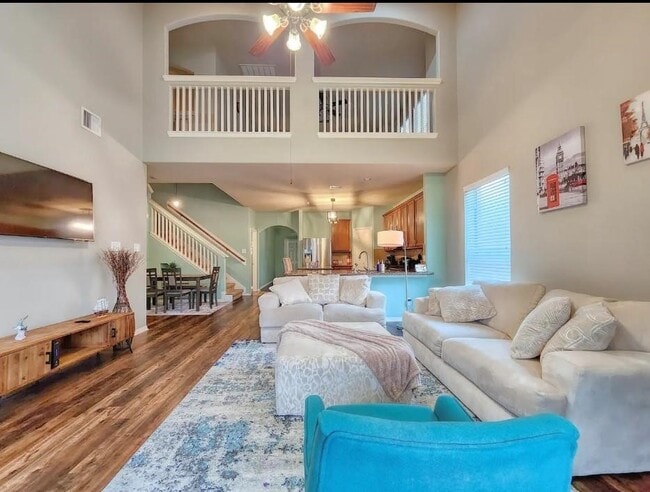 2706 Lakecrest Way Dr