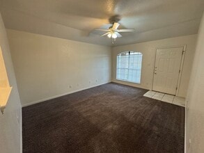 3205 Dannen Ct, Unit Unit B in Killeen, TX - Foto de edificio - Building Photo