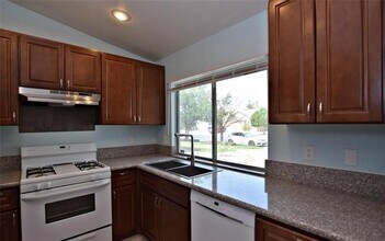 5540 Great Divide St in North Las Vegas, NV - Foto de edificio - Building Photo