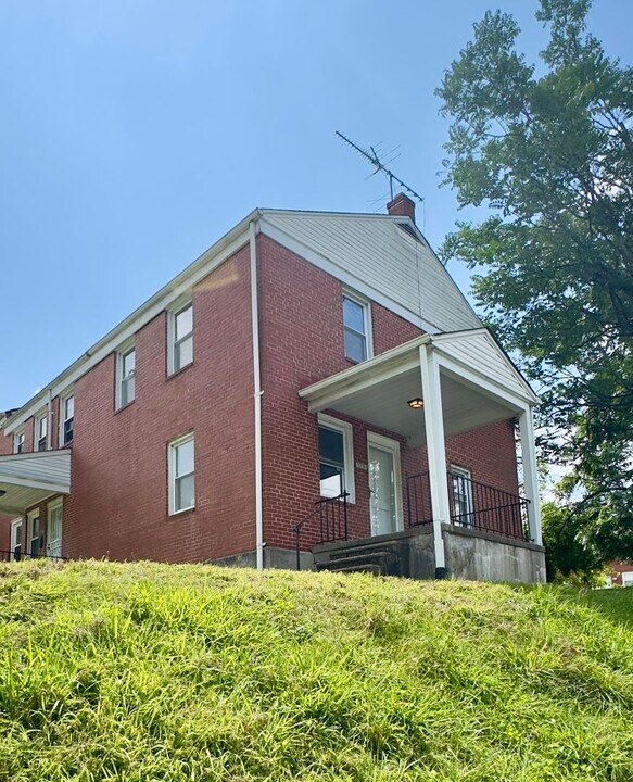 1701 Lydonlea Way in Baltimore, MD - Building Photo