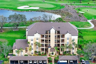 220 Vintage Cir in Naples, FL - Building Photo