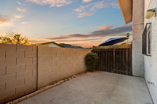 property at 1238 E Vogel Ave