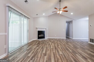 2921 Sunset Ct in Decatur, GA - Building Photo - Building Photo