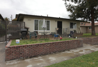 1844 Ohio St in Riverside, CA - Foto de edificio - Building Photo