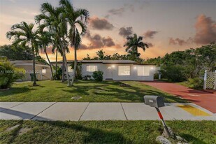 4917 SW 43rd Terrace in Fort Lauderdale, FL - Building Photo