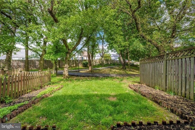 property at 1323 Lindsay Ln