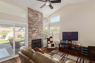 5250 E Greenway Cir in Mesa, AZ - Building Photo - Building Photo