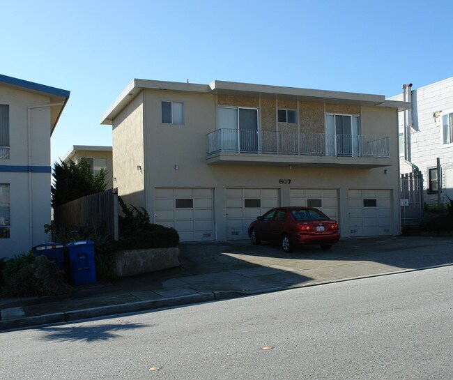607 Commercial Ave in South San Francisco, CA - Foto de edificio - Building Photo