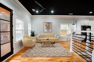 243 Oakcliff Ct NW in Atlanta, GA - Building Photo