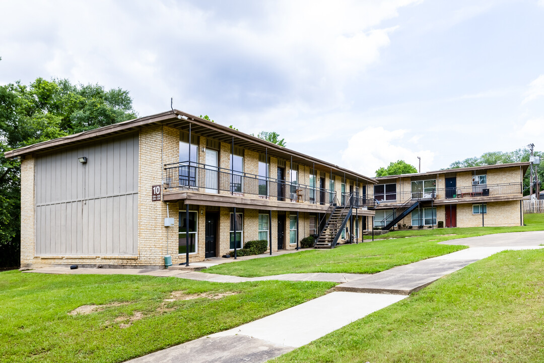 Evergreen Estates in Longview, TX - Foto de edificio