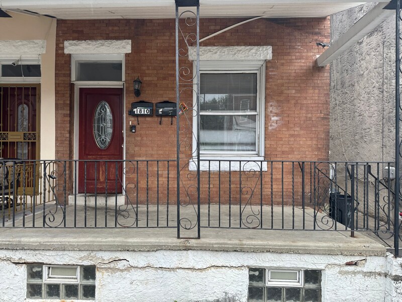 1810 Harrison St in Philadelphia, PA - Building Photo