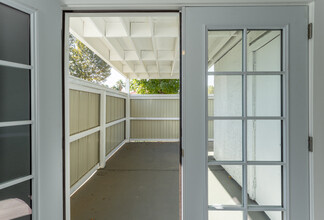 Broadview Apartments in San Bernardino, CA - Building Photo - Interior Photo