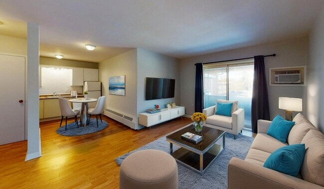 Riverside Court Apartments in Windsor, ON - Foto de edificio - Building Photo