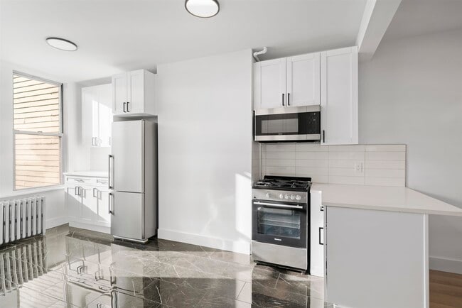 216 Madison St in Hoboken, NJ - Building Photo - Building Photo