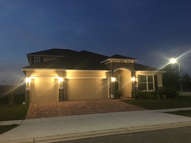 201 Messina Pl in Howey In The Hills, FL - Foto de edificio - Building Photo