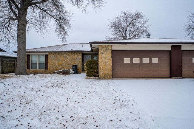 6521 E 50th St in Tulsa, OK - Building Photo - Building Photo