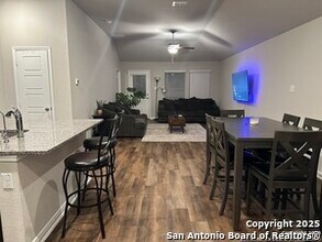 6235 Willow Point Blvd in San Antonio, TX - Building Photo - Building Photo