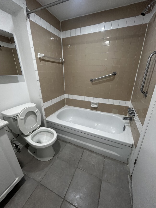 The Prestigious in Pierrefonds, QC - Building Photo - Building Photo