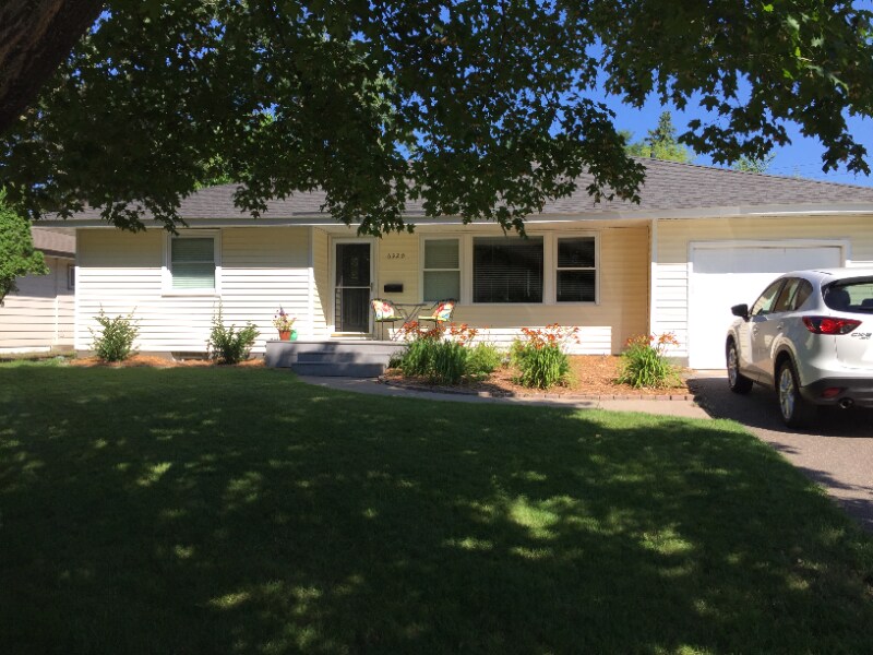 6920 Eliot View Rd in Minneapolis, MN - Building Photo