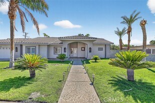 2120 W Nicola Rd in Palm Springs, CA - Building Photo