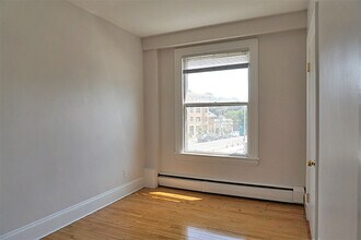 1800 Massachusetts Ave, Unit 2A in Cambridge, MA - Building Photo - Building Photo