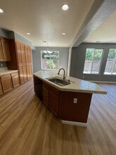 652 Pioneer Ave in Lathrop, CA - Building Photo - Building Photo