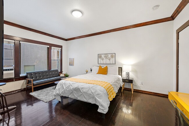 330 Cedar Ave
