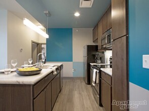 1243 E Cherry St in Springfield, MO - Building Photo - Building Photo