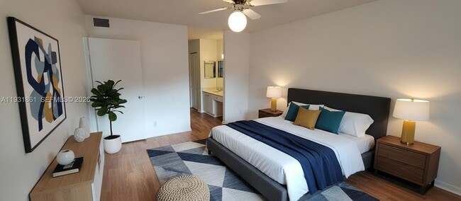 1300 SW 130th Ave in Pembroke Pines, FL - Building Photo - Building Photo