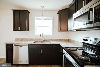69 Deatrick Dr in Gettysburg, PA - Foto de edificio - Building Photo