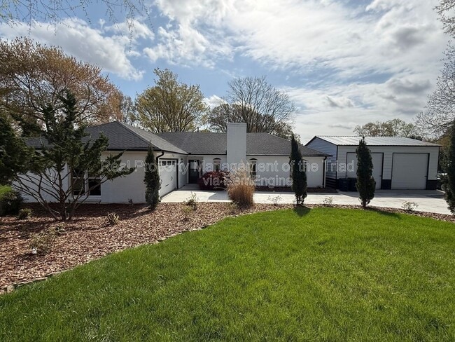 property at 916 Spring Hill Ct