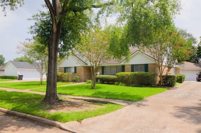 1030 Montour Dr in Houston, TX - Building Photo - Building Photo
