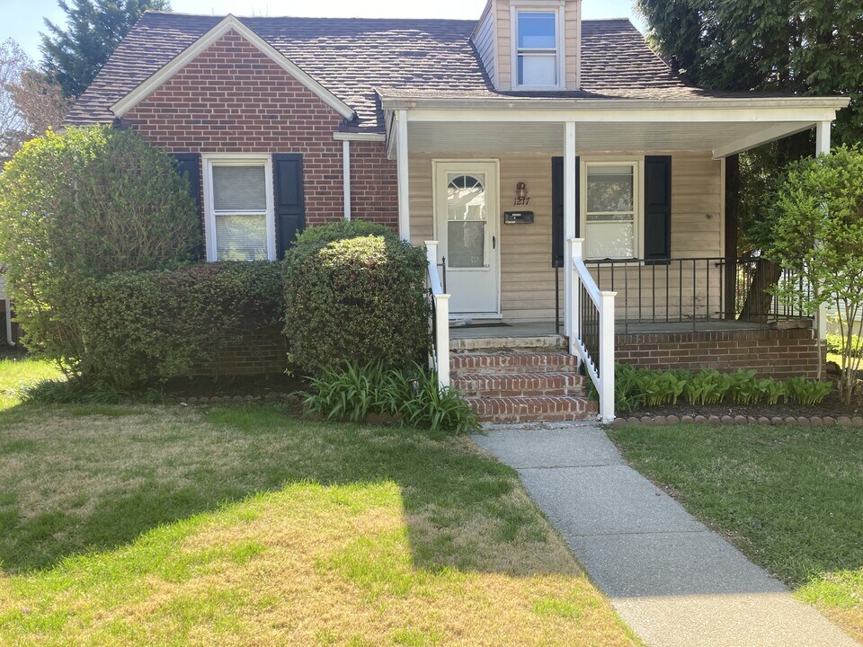 1217 Overbrook Rd in Baltimore, MD - Building Photo