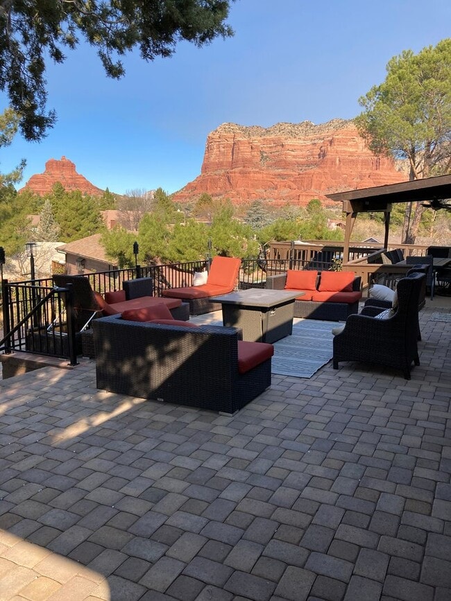 725 Lee Mountain Rd in Sedona, AZ - Building Photo - Building Photo