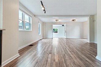 6 Wilbur Rd in New Hartford, NY - Building Photo - Building Photo