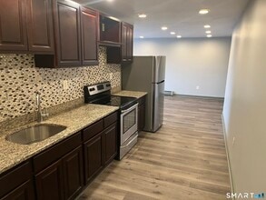 32 Cook Ave in Meriden, CT - Building Photo - Building Photo