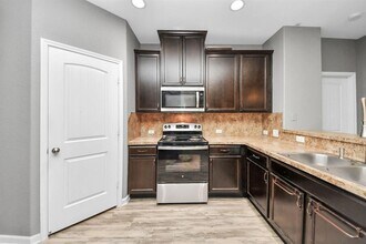 2011 Halyard Dr in Crosby, TX - Building Photo - Building Photo