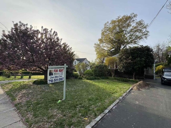 property at 98 Glenwood Rd