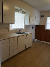 667 N Meridian Ave in Wichita, KS - Building Photo - Building Photo
