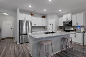 101 Gunther Way in Taylor, TX - Building Photo - Building Photo