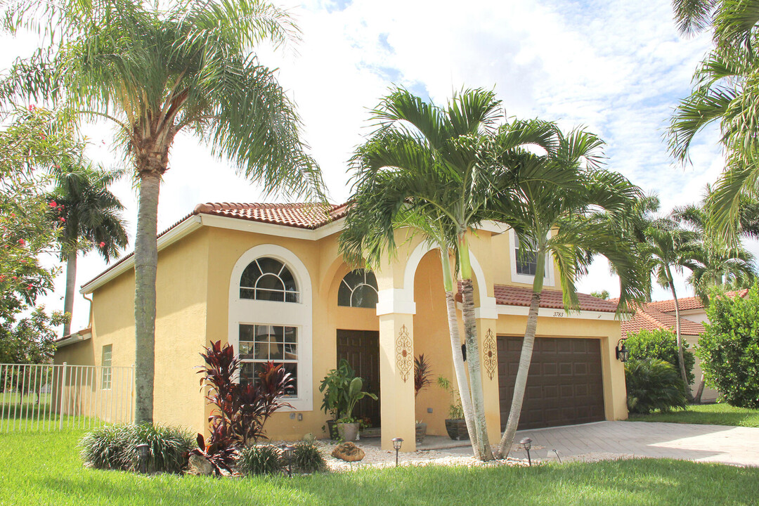 3783 Moon Bay Cir in Wellington, FL - Building Photo