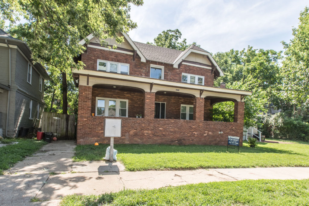 3933 Charlotte in Kansas City, MO - Foto de edificio