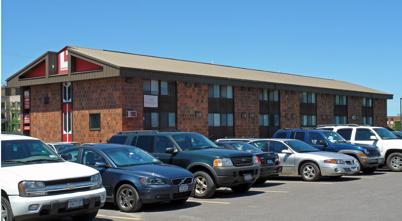 University Area Apartments in Syracuse, NY - Foto de edificio