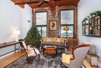 320 W 2nd St in Boston, MA - Building Photo - Building Photo