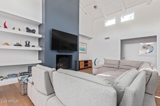 9128 N 55th St in Paradise Valley, AZ - Building Photo - Building Photo