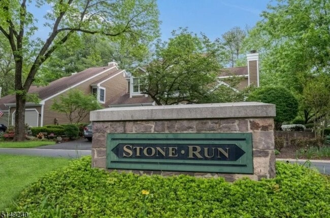 property at 2 Stone Run Rd