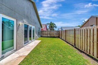 1439 Waterway Cove Dr in Wellington, FL - Building Photo - Building Photo